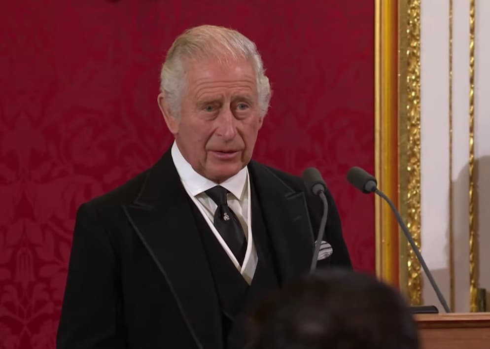 YouTube - The Royal Family